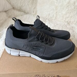 Skechers Men's Gray Athletic Slip On Sneakers Size: 12